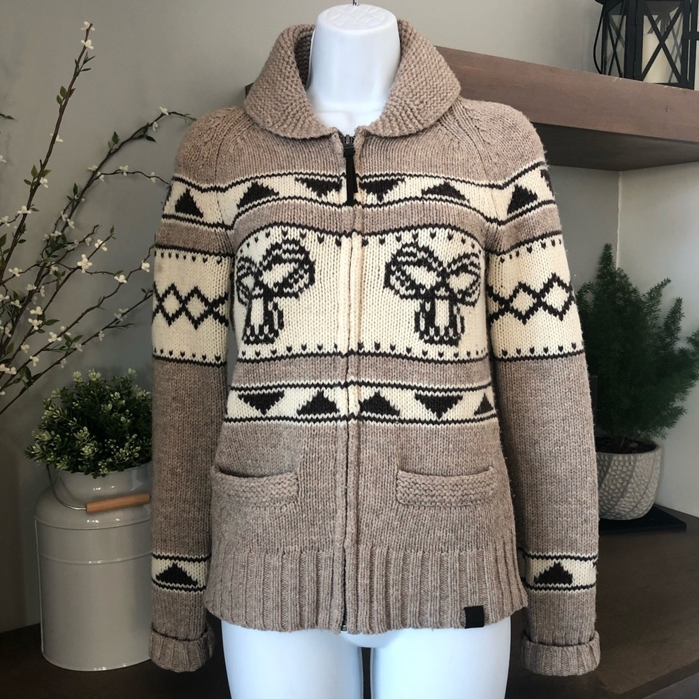 Aritzia TNA Sea to Sky sweater